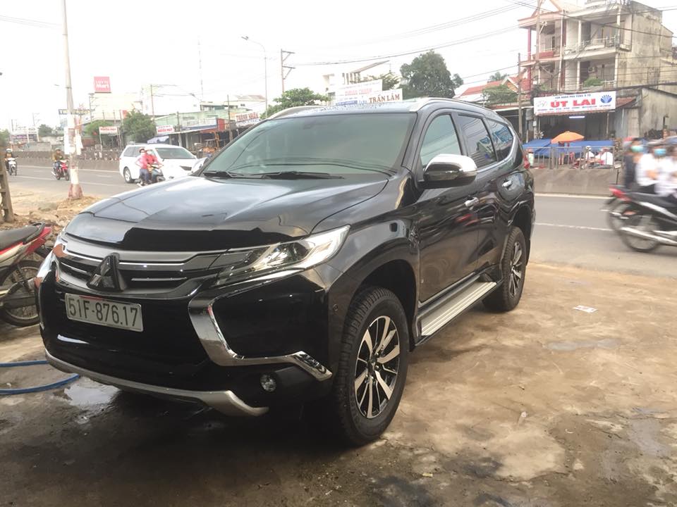 Mitsubishi Pajero Sport MT  model 2017 máy dầu màu trắng SIÊU TIẾT